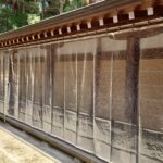神殿に雨風から防ぐテントカーテン取付工事