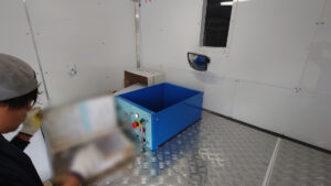 八日市工場保管書類裁断作業